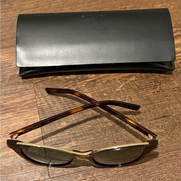 Saint Laurent “Stella” tortoise cat eye sunglasses in Havana/green - Picture 4 of 11
